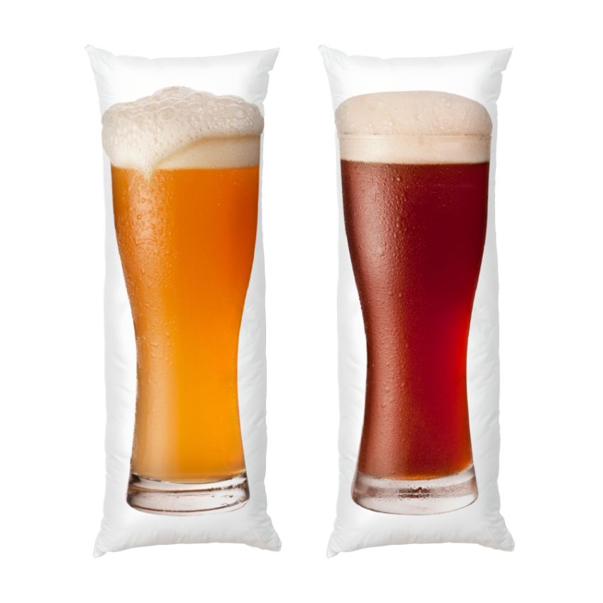 Келих з нефільтрованим та полутемним пивом A glass of unfiltered and semi dark beer