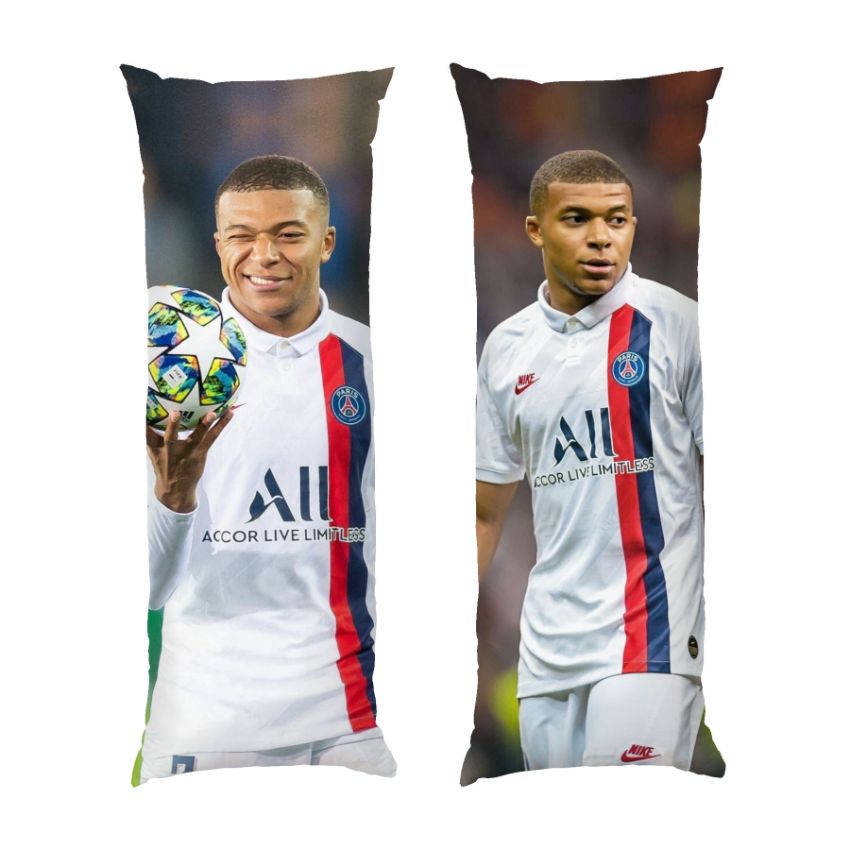 Кіліан Мбаппе з м ячем Kylian Mbappé Lottin with the ball