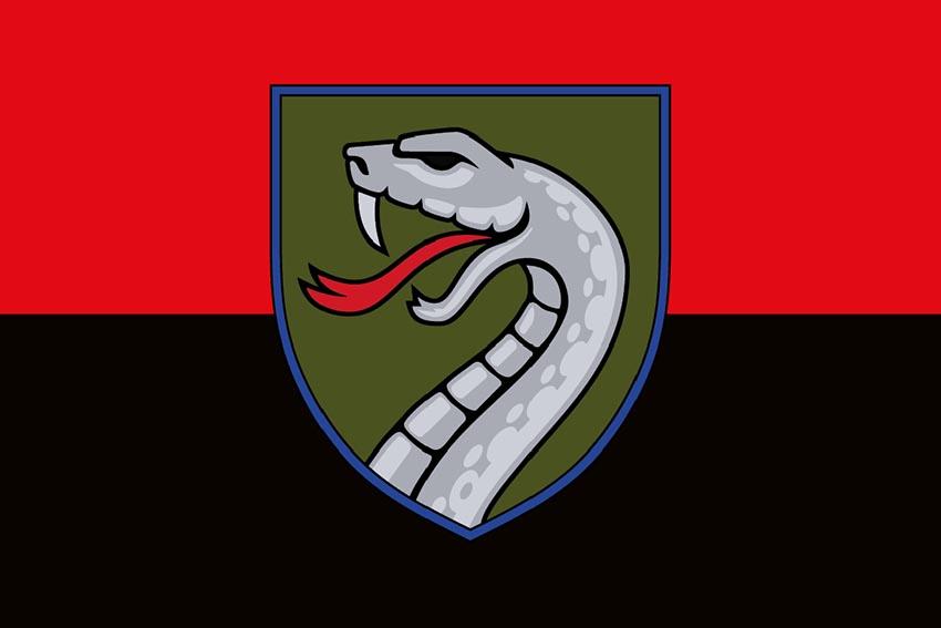 Прапор 61 окремої механізованої Степової бригади (61 ОМБр) СВ ЗСУ (лого 3) червоно чорний